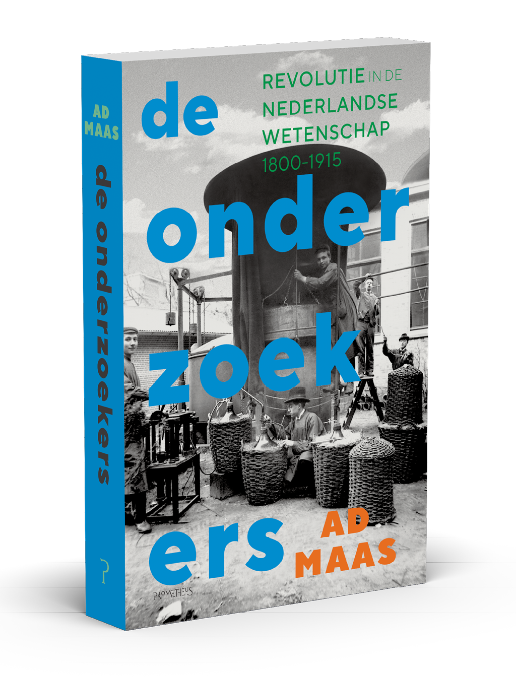 Boekomslag met een historische zwart-witfoto van mensen die bezig zijn met het vullen van grote manden bij een stoommachine en de titel “de onderzoekers" in grote blauwe letters met aanvullende tekst over de revolutie in de Nederlandse wetenschap tussen 1800 en 1915. Beschrijving gegenereerd door AI