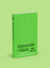 Een groen boek met de titel Genocide en Gaza geschreven door Jo l Kotek met als ondertitel Een essay over een verkeerd gebruikte term. Beschrijving gegenereerd door AI